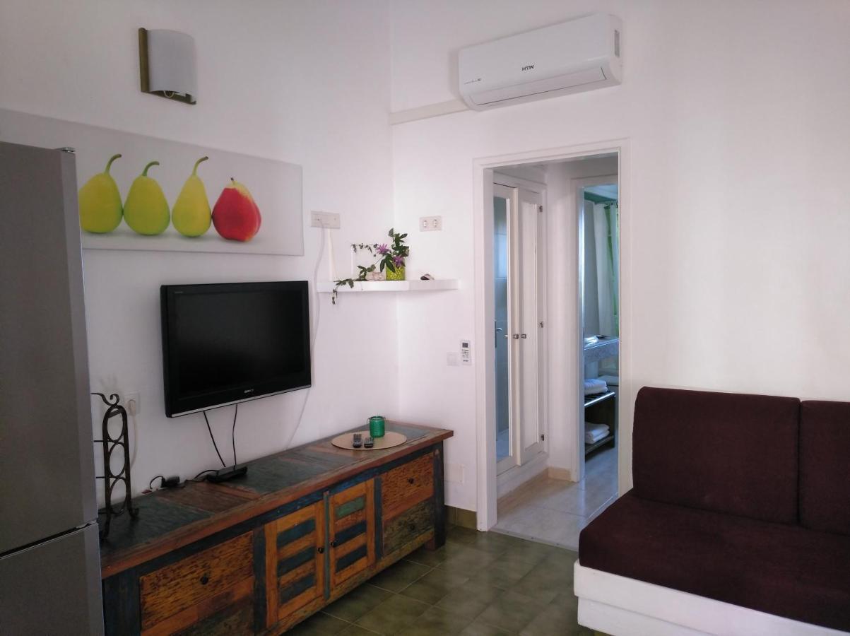 2 Calle Las Azucenas Playa Del Aguila  Екстериор снимка