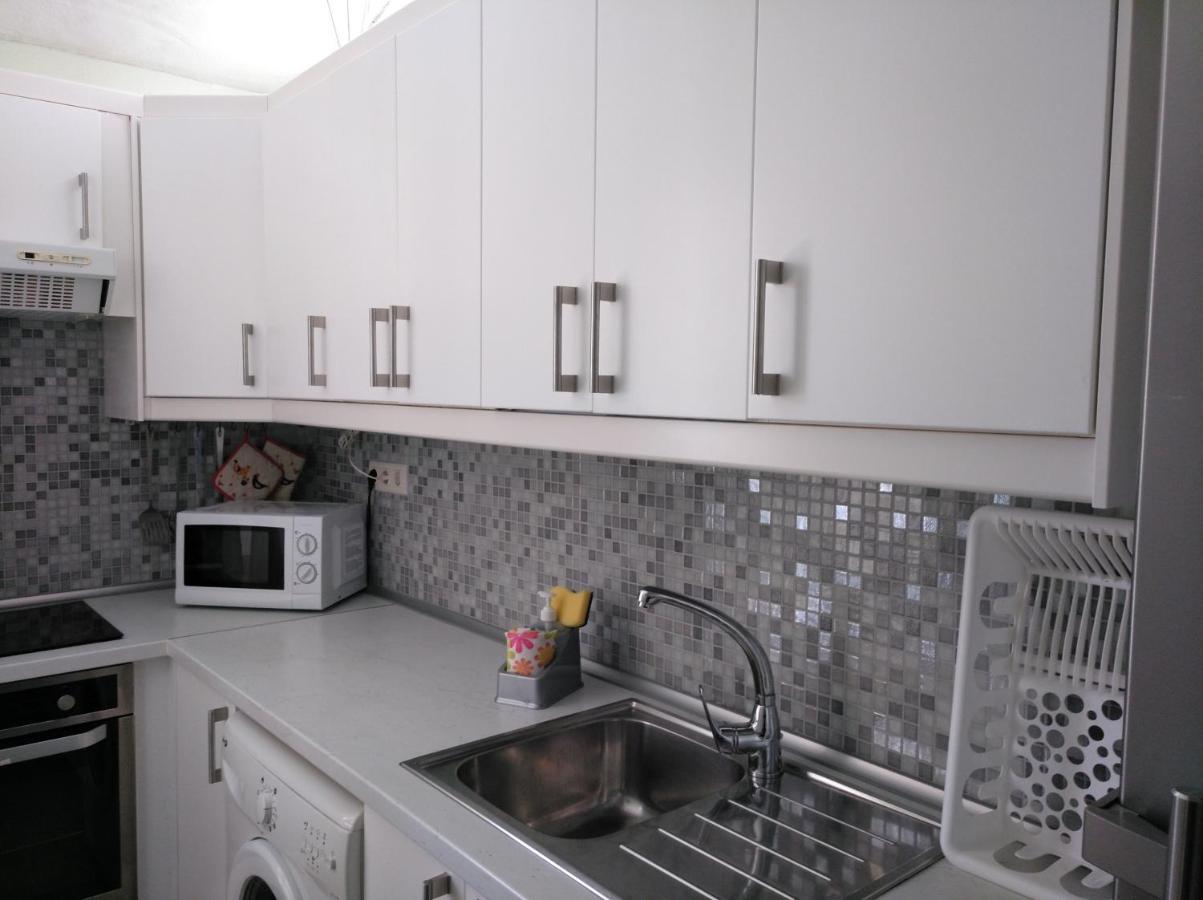 2 Calle Las Azucenas Playa Del Aguila  Екстериор снимка